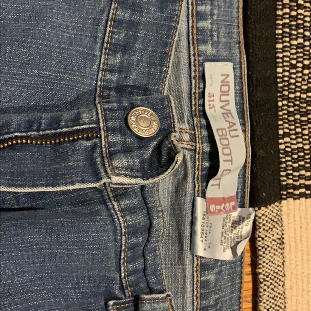 Women’s Levi’s jeans 16 short